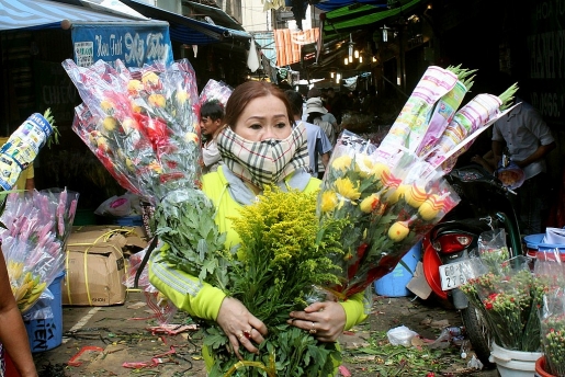 cho hoa lo n nha t sa i go n cha t ni ch nguo i nga y cuo i nam