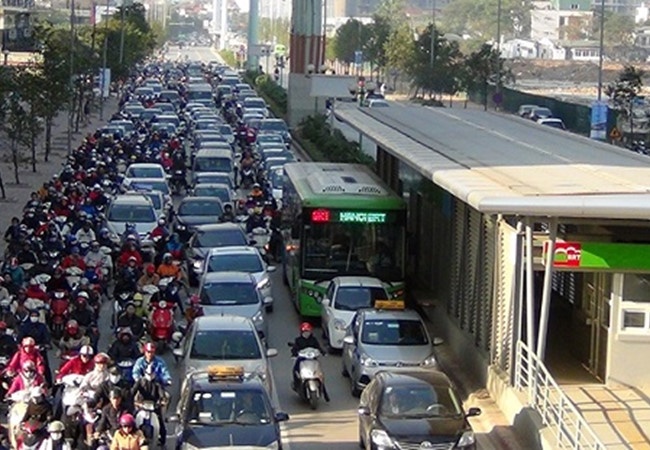 tuoc giay phep lai xe neu oto lan lan buyt brt