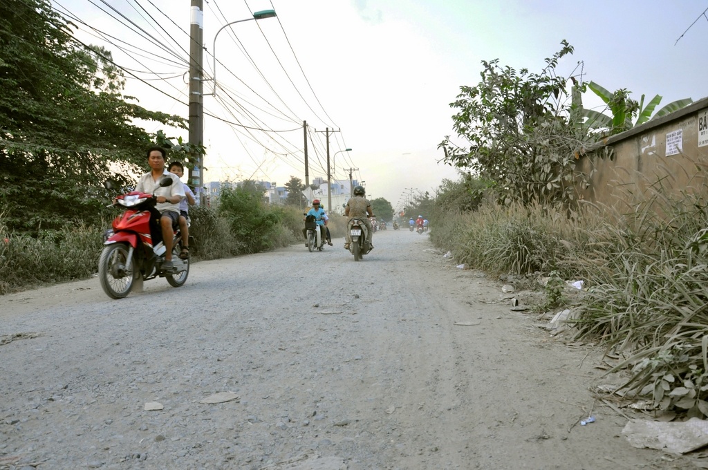 cach trung tam tp hcm 30km co mot khu chung cu 1000 ty nhung chi vai chuc ho sinh song