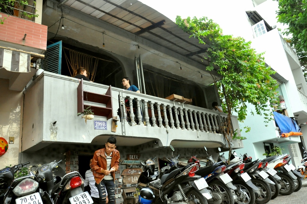 la o ha c qua n cafe da m chat hoai co an minh ben dong kenh xanh