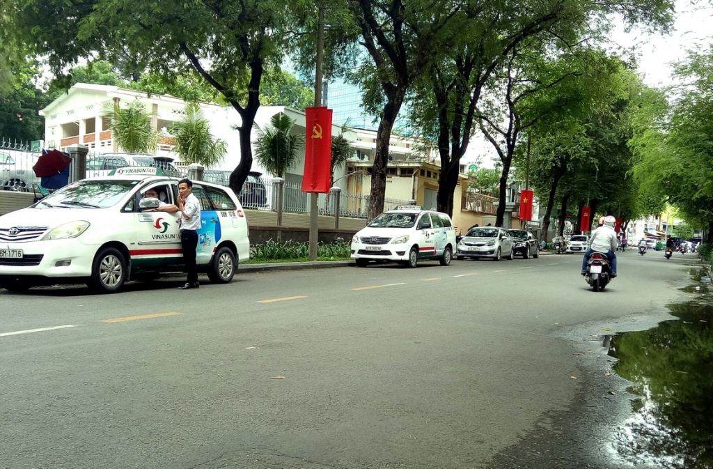 Chùm ảnh: Ông Đoàn Ngọc Hải ngưng 'xuống đường', vỉa hè lại như chưa từng được dẹp chum anh ong doan ngoc hai ngung xuong duong via he lai nhu chua tung duoc dep