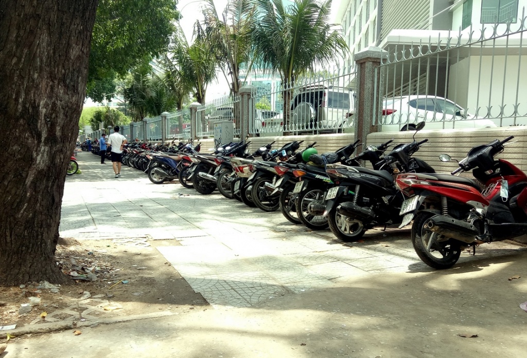Chùm ảnh: Ông Đoàn Ngọc Hải ngưng 'xuống đường', vỉa hè lại như chưa từng được dẹp chum anh ong doan ngoc hai ngung xuong duong via he lai nhu chua tung duoc dep