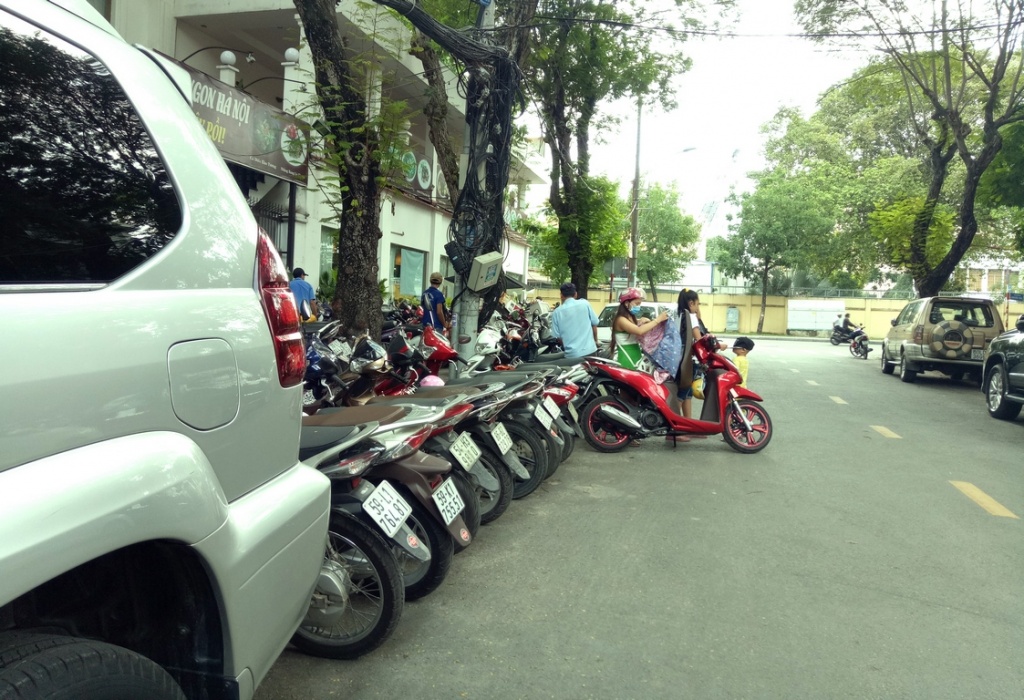 Chùm ảnh: Ông Đoàn Ngọc Hải ngưng 'xuống đường', vỉa hè lại như chưa từng được dẹp chum anh ong doan ngoc hai ngung xuong duong via he lai nhu chua tung duoc dep