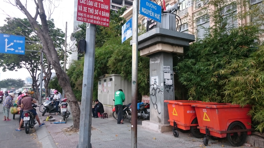 om tram bien ap muu sinh bat chap tu than rinh rap
