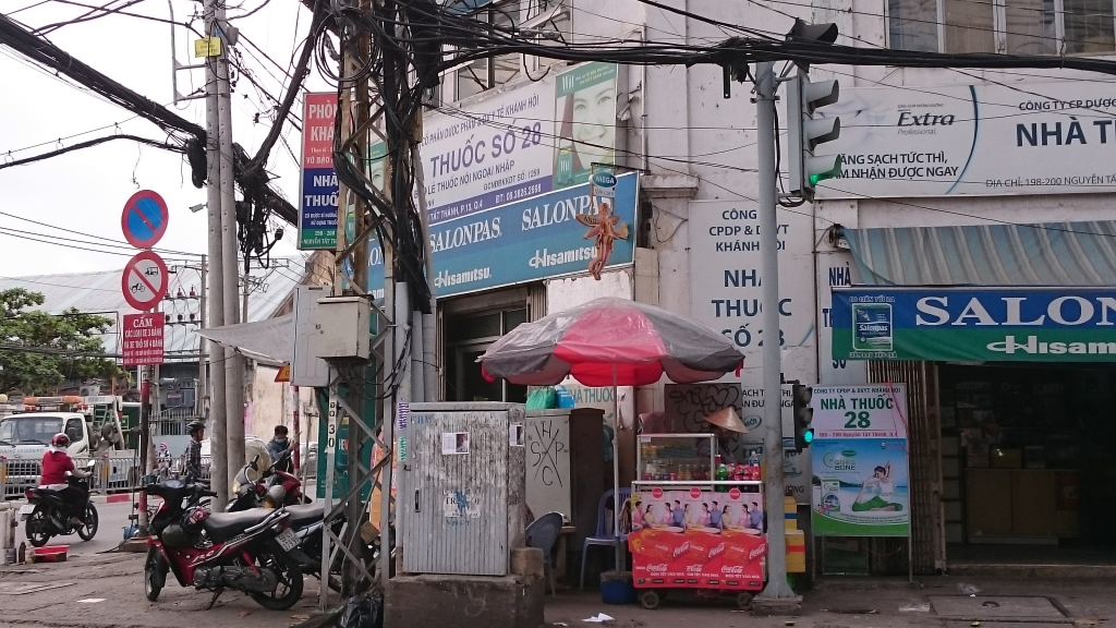 om tram bien ap muu sinh bat chap tu than rinh rap