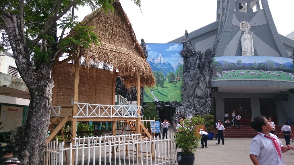 xom dao tat bat chuan bi le giang sinh