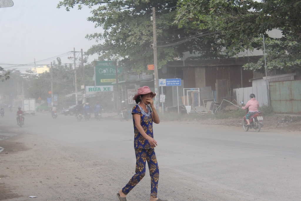cua ngo sai gon bui mit mu nhung ngay cuoi nam