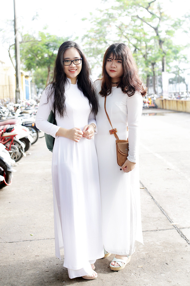 Nữ sinh Hà Nội xinh đẹp trong ngày bế giảng nu sinh ha noi xinh dep trong ngay be giang