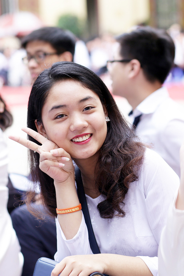 Nữ sinh Hà Nội xinh đẹp trong ngày bế giảng nu sinh ha noi xinh dep trong ngay be giang