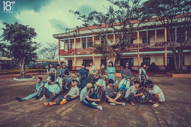 Khóc cười cùng bạn trẻ lớp 12 qua những loạt ảnh kỷ yếu 'bá đạo' khoc cuoi cung ban tre lop 12 qua nhung loat anh ky yeu ba dao