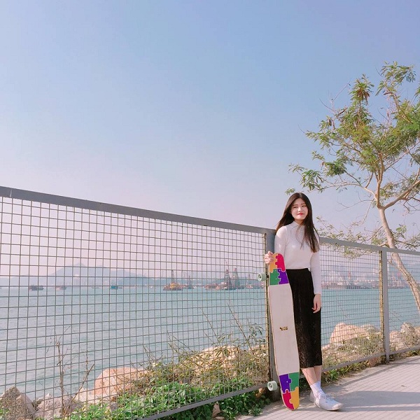 hot girl van truot gay sot cong dong mang