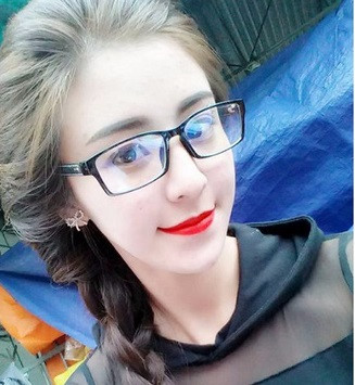 ba co gai duoc gan mac hot girl tren mang gio ra sao