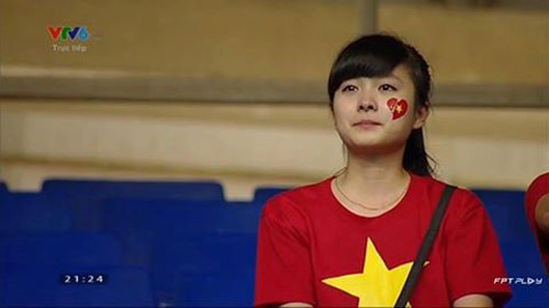 ba co gai duoc gan mac hot girl tren mang gio ra sao