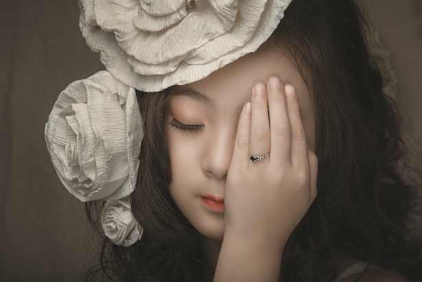 Xốn xang trước cô bé 8 tuổi mơ thành người mẫu chuyên nghiệp xon xang truoc co be 8 tuoi mo thanh nguoi mau chuyen nghiep
