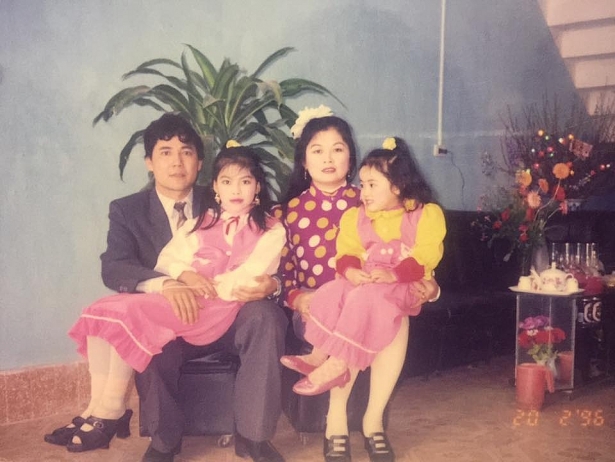 Bà mẹ 9x khoe ảnh thời nhỏ khiến ai cũng muốn 'xin một vé về tuổi thơ' ba me 9x khoe anh thoi nho khien ai cung muon xin mot ve ve tuoi tho