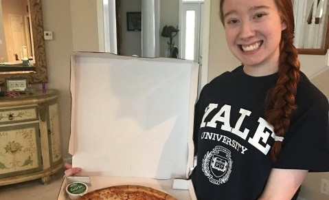 bai luan ve banh pizza dua nu sinh my vao dai hoc yale