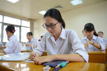 Đựng đề thi THPT quốc gia trong két sắt, vận chuyển bằng máy bay
