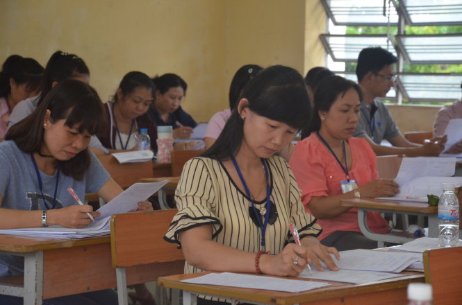 tu luan bat dau cham trac nghiem chua quet xong du lieu tuoi tre online