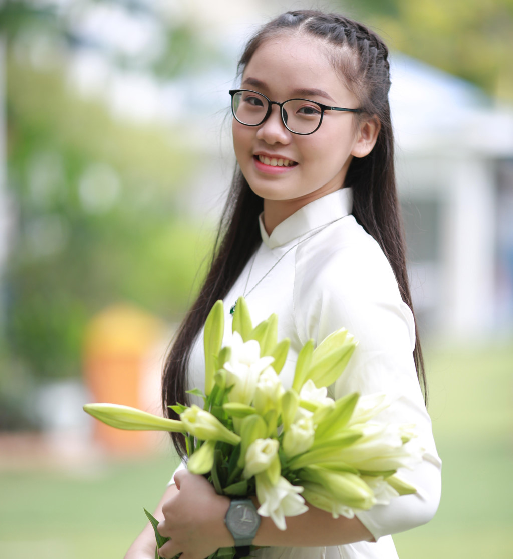 nu sinh do 3 truong chuyen muon du hoc australia