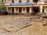 tre khong di hoc truong cho bai den tan nha
