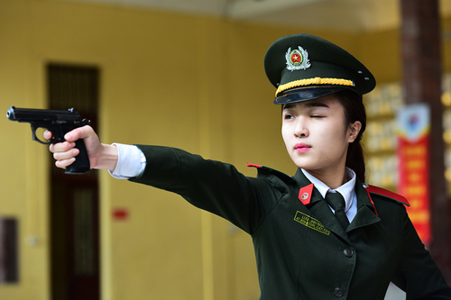 vi sao diem chuan truong cong an quan doi vuot 30