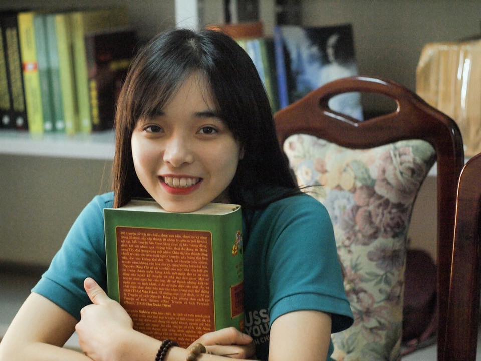 nu sinh tot nghiep xuat sac khoa triet hoc voi khoa luan diem 10