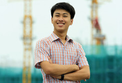 'Cậu bé vàng' vùng cát trắng