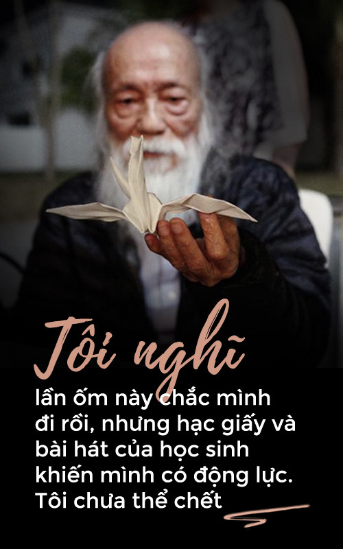 chuyen tinh nam tay nhau di qua 60 mua khai giang