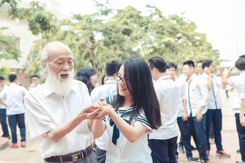 pgs van nhu cuong phu huynh hay bo tu tuong tram su nho nha truong nho cac thay co