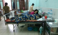 nghe an vi sao co giao vien tieu hoc ngat xiu truoc mat truong phong giao duc