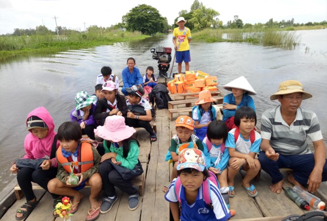 Mưu sinh đầu nguồn lũ muu sinh dau nguon lu