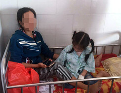 Hơn 140 học sinh TP HCM nghi ngộ độc vì ăn bún riêu