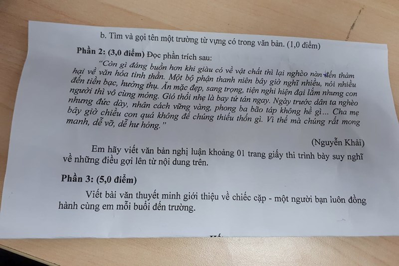 thay tro quan 3 phat hoang voi de thi van lop 8
