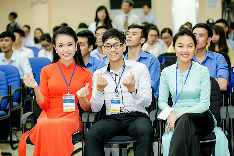 phung bao ngoc van gianh them giai thuong khoa hoc