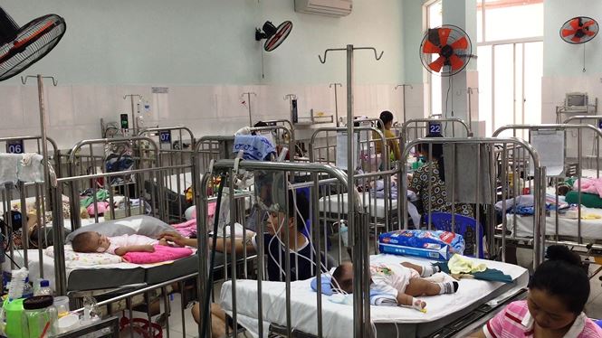 TPHCM: Bệnh nhân ồ ạt nhập viện vì trời lạnh bất thường tphcm benh nhan o at nhap vien vi troi lanh bat thuong