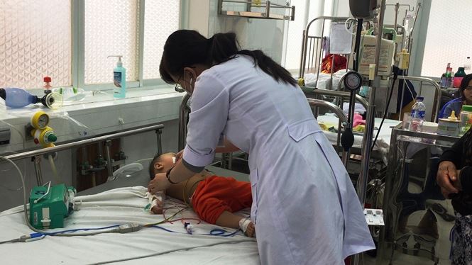 TPHCM: Bệnh nhân ồ ạt nhập viện vì trời lạnh bất thường tphcm benh nhan o at nhap vien vi troi lanh bat thuong