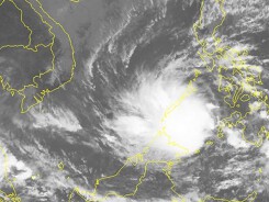 TP.HCM: Từ 12h ngày 25/12, toàn bộ học sinh nghỉ học tránh bão Tembin