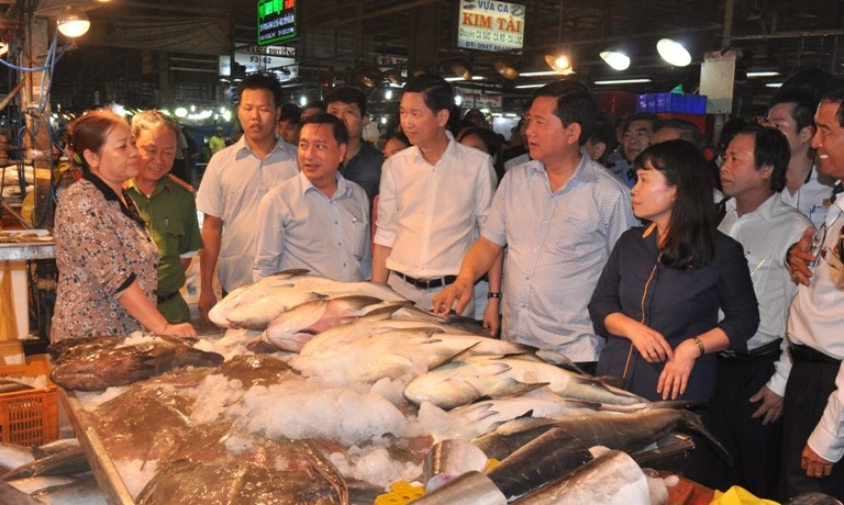 bi thu dinh la thang di cho dau moi dem can tet