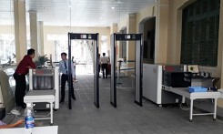 UBND TP HCM đưa cổng kiểm tra an ninh vào hoạt động
