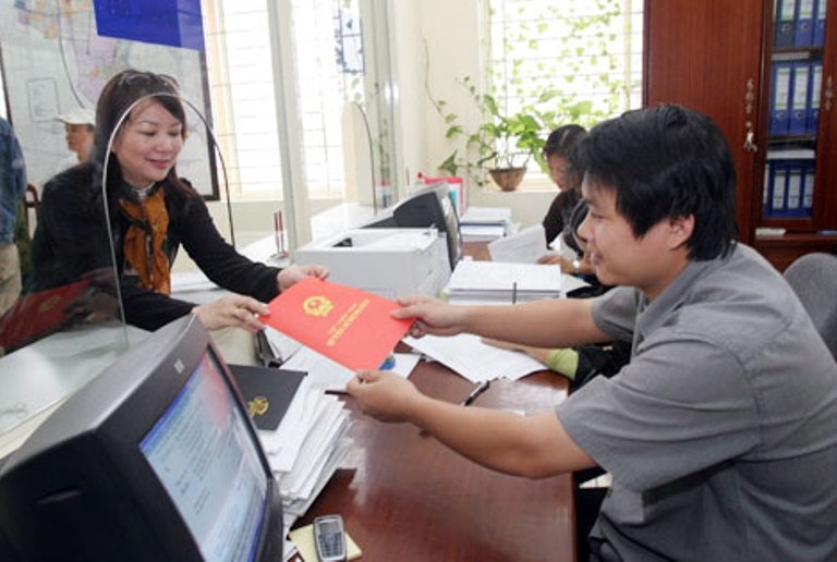 vi sao 28000 ho so dang ky quyen su dung dat o tp hcm bi tre han