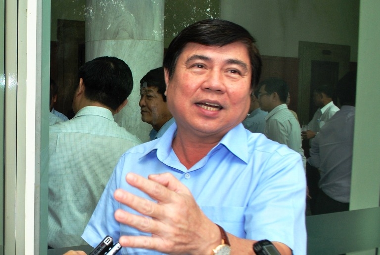 chu tich tp hcm kho khan la de doi mat chu khong phai lui buoc