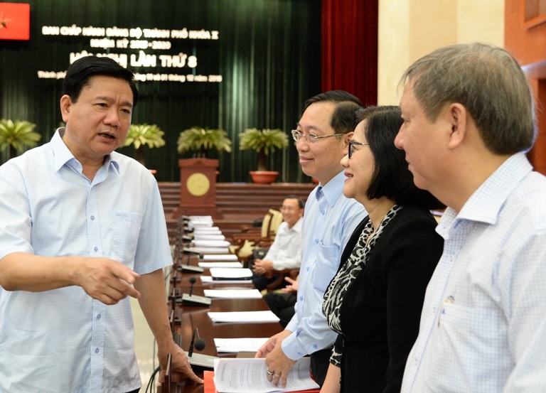 bi thu dinh la thang tp hcm co the ban phao hoa vao cuoi tuan