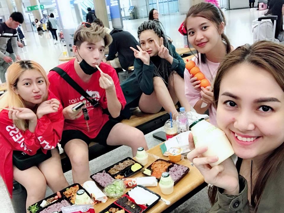 sao viet di dau lam gi trong ky nghi le