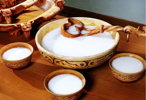 Hồ Bán Nguyệt - mảnh trăng lưỡi liềm màu ngọc bích giữa sa mạc Gobi ho ban nguyet manh trang luoi liem mau ngoc bich giua sa mac gobi