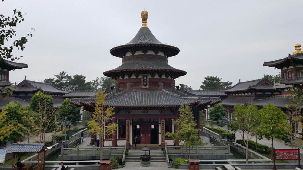 du lich vung bien kham pha thanh pho xanh nam ninh trung quoc