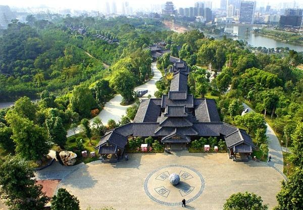 du lich vung bien kham pha thanh pho xanh nam ninh trung quoc