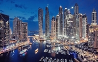 du khach to bi cuong buc sau khi uong ruou o dubai