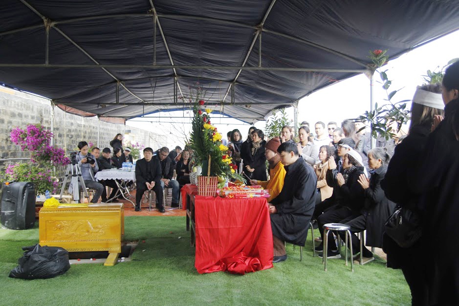 nhieu nghe si khoc nghen tien dua nsnd anh tu ve noi an nghi cuoi cung