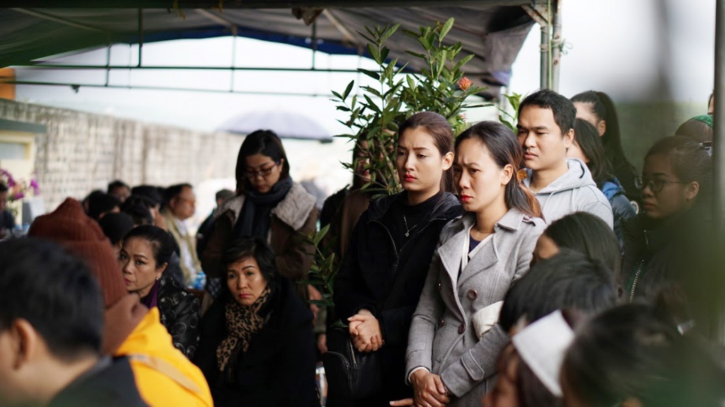 nhieu nghe si khoc nghen tien dua nsnd anh tu ve noi an nghi cuoi cung
