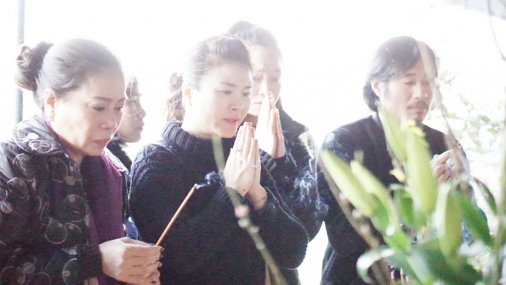 nhieu nghe si khoc nghen tien dua nsnd anh tu ve noi an nghi cuoi cung